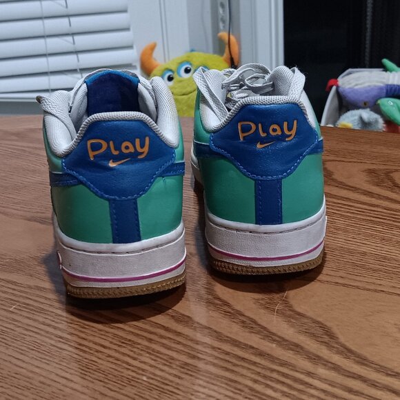 Nike Girl's White Green Air Force 1 Lv8 Casual Athletic Sneaker Size 4.5 - Picture 3 of 4